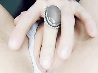 tatted queen edges to closeup clit orgasm