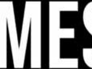 ลูกเลี้ยงวัย 18 ต่อสู้กับแม่เลี้ยงนมใหญ่ในฉากกลุ่มสุดฮาร์ดคอร์