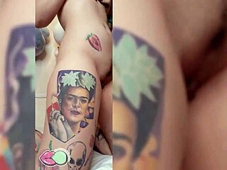 pedazodchicle reaches orgasm while riding a toy