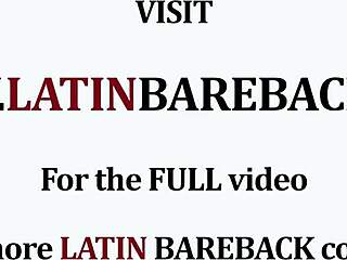 哇！拉丁摄像头猛男撸他巨大的粗屌！