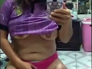 Filipina amateur rips clothes in striptease for businessman craving sex in city?