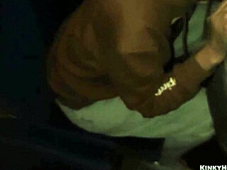 Девушка сосет член в поезде – публичный вызов?