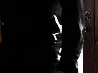 カイラー・クインとリオン・キングの養子縁組フェラ