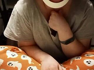 Homemade video of young amateur with fetish for dirty feet