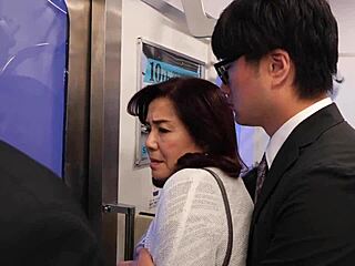 Chiyoko Kawabata megaláztatása zsúfolt vonaton