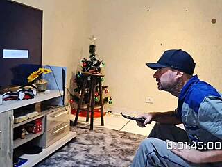 Housewife receives technician to fix her computer in intense reality scene