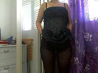 sexy thick girl flaunts her growing body 😍