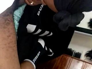 Napędzane Androidem z Czarnym Kutasem i Cipką