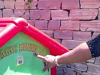 vicky milf sucks cum in croatia