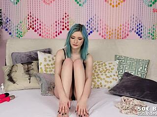 camgirl masturbates on xcamwithme com