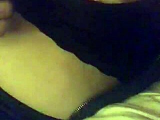 Enormes senos de una chica en masaje sensual