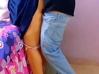 Da li ove latinske tinejdžerke 18+ sisaju bolje od tebe? Kućni blowjobi koji skoro otkinu.