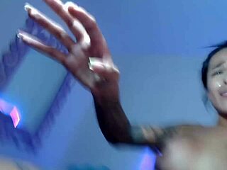 Did you see that shemale's self facial?