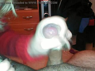 Amateur Handjob Leading To Cumshot Video 20141101