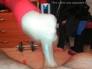 Amateur Handjob Leading To Cumshot Video 20141101