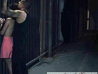 3D obcy wiąże nastolatkę 18+ w okularach na ekstremalną dominację.