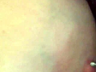 大好きおもちゃで潮吹きイキ！見て？