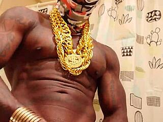 Hallelujah Johnson Büyük Siyah Tüylü Sik Tapınıyor