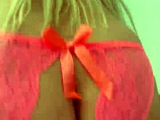 i twerk my blonde ass