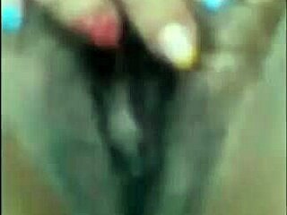 Novinha Squirts Pissing From Hairy Pussy