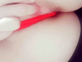 V kopeli gospodarica in lovka dominirata svojo pokorno sužnjo