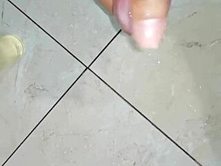 Chinese Solo Star Delivers Intense Cum Show in HD