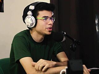 a thirsty succubus reacts to itadaki seieki