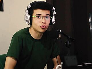 a thirsty succubus reacts to itadaki seieki