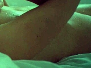 Margaret Qualley naga cipka cycki - Love Me Like You Hate Me teledysk - mokre sutki prysznic dupa Shia Labeouf