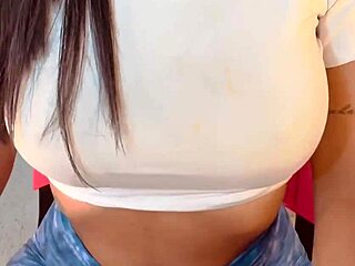 Thicc girl gets pleasure after workout