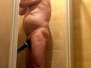 Pompka Engages in Detailed Solo Masturbation Session