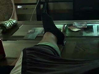 i trimmed this video of handjob and masturbation