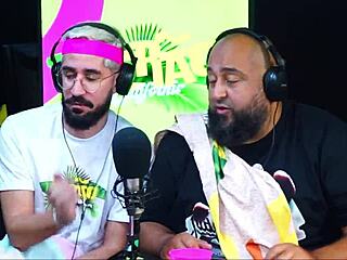 Hot girls show how to fuck in California summer