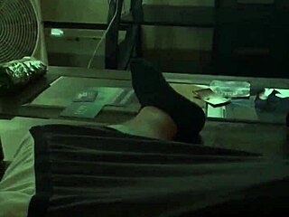 Обрезанное видео хенджоба и мастурбации