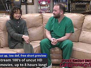 La ricciolina carina Brooklyn Rossi riceve il mio primo esame ginecologico dal Dottor Tampa... così strano!