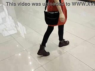 ruw neuken met willekeurige meid in openbaar toilet voor geld