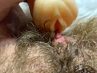 我的巨大阴蒂深插带来强烈高潮