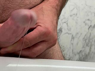 Ρε φίλε! Δες με να χύνω άγρια με τρελό οργασμό!