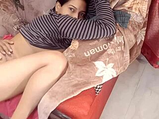 देसी भाभी सेक्स ग्रुप में टू बॉयफ्रेंड्स के साथ वाइल्ड रॉक्स करती है।