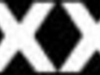 נתקעתי מתחת שולחן כשנערה לטינית קטנה ויולט ג'מס מזוינת אח חורג