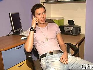 अरे, वो अजनबी इस लग्जरी नंगी जवान लड़की को रफ ककोल्ड स्टाइल में ठोक रहा है