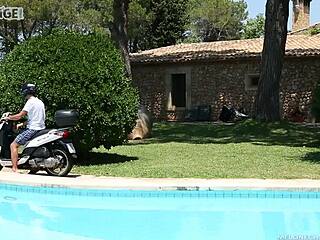 Threesome deepthroat by the Mallorca pool