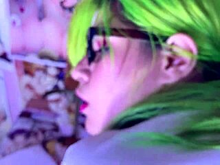 este joi es perfecto para cumplir fantasias, ven en mi boca porfavor! 😘