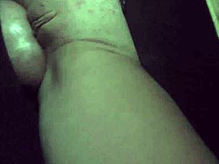 بي دي إس إم فتاة شابة 18+ عبدة في قيود تعاقب بضرب المؤخرة