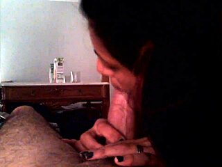 Argentinian girl from Flores gives amazing blowjob!