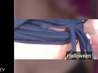 ハロウィンカムでおもちゃマンコ見せてあげる？