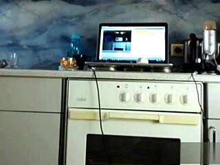 Watch Sexydea Shake and Reveal Her Naughty Big Ass