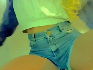 Hot Teen 18+ Masturbates To Orgasm