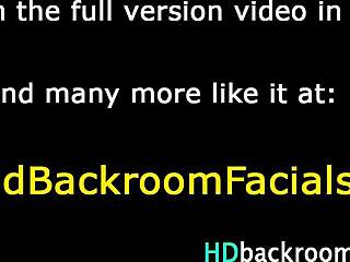 Ebony amatør sutter og fingerknepper i hardcore casting på hotel. Real handjob leder til orgasme.