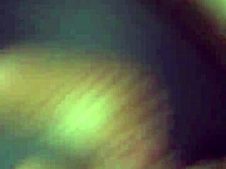 Transando de camisinha hoje tá tão apertado e selvagem!